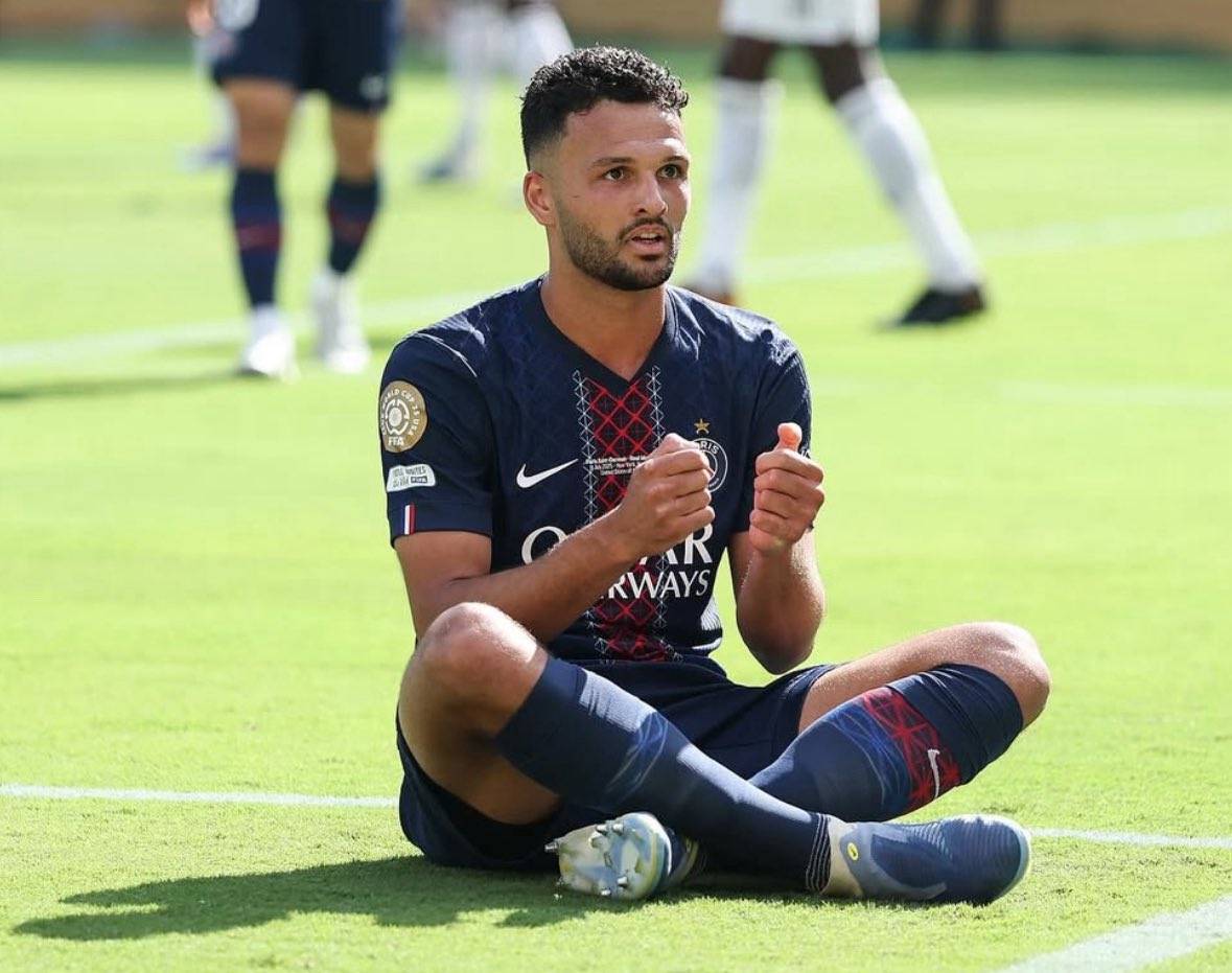 2-2！6-5！大巴黎9分钟2球斩热刺，加冕5冠王，登贝莱的金球稳了